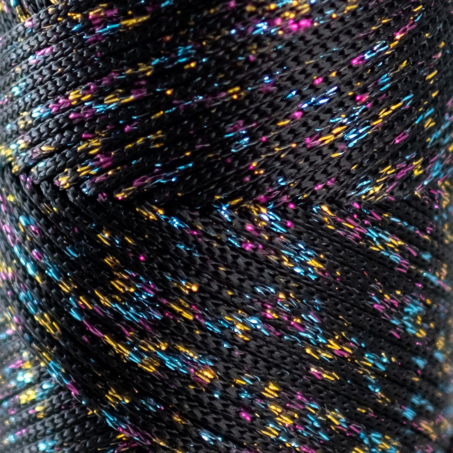 HobbyTrend-Macrame Glitter -270MC