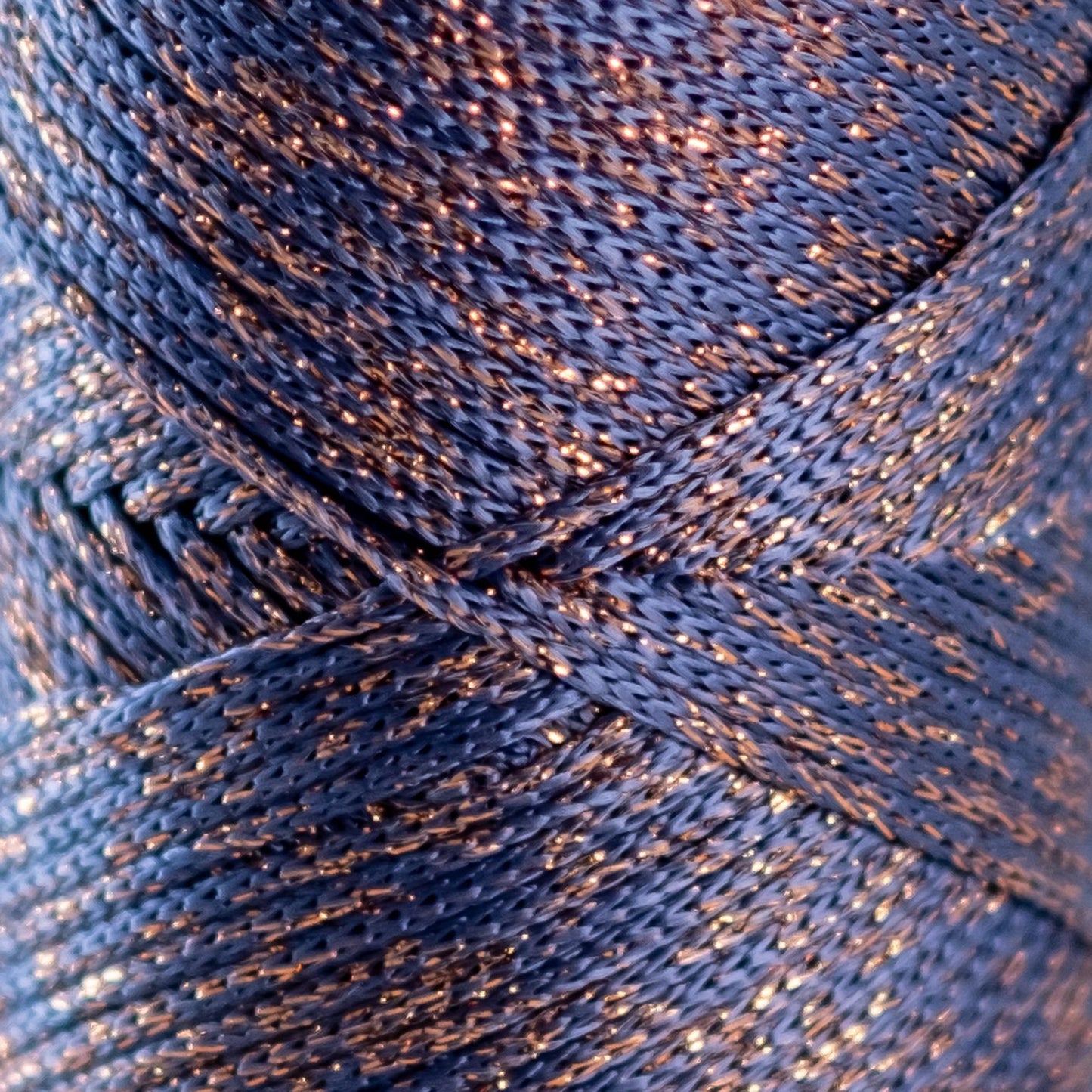 HobbyTrend-Macrame Glitter -235C