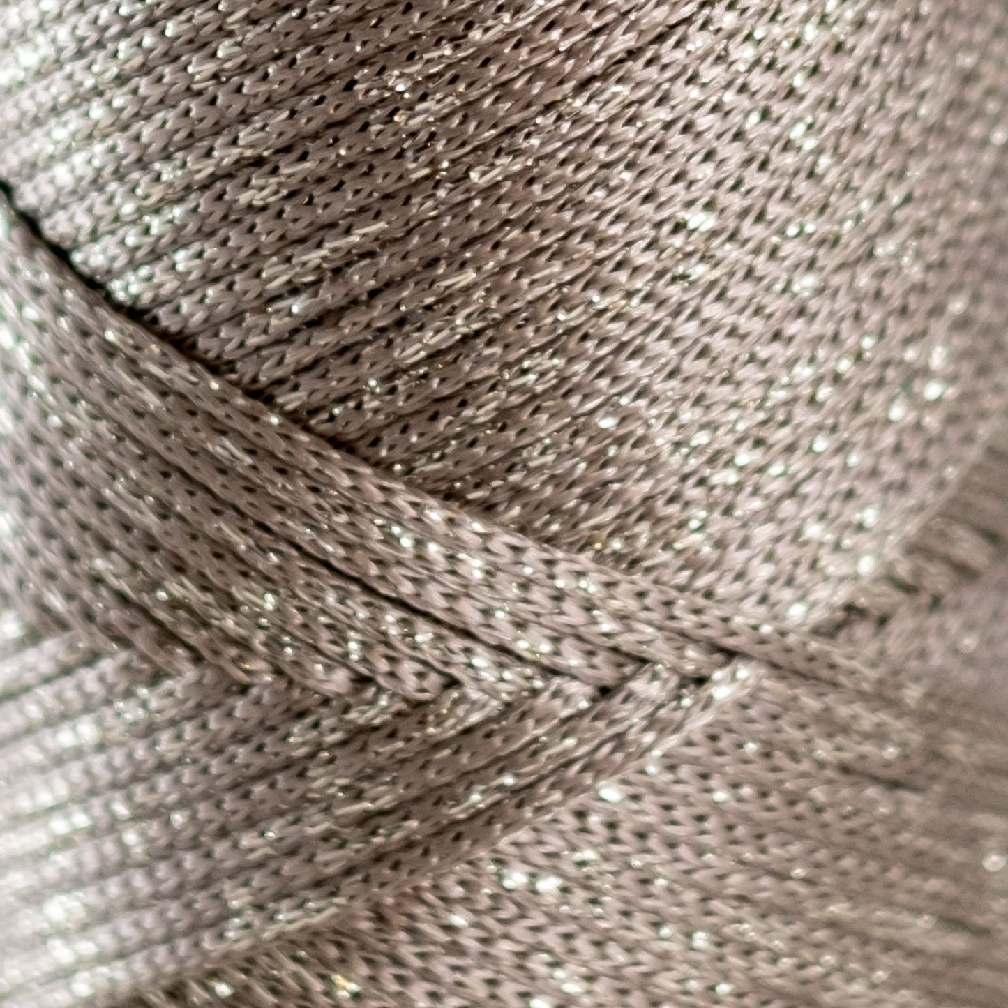 HobbyTrend-Macrame Glitter -040LG
