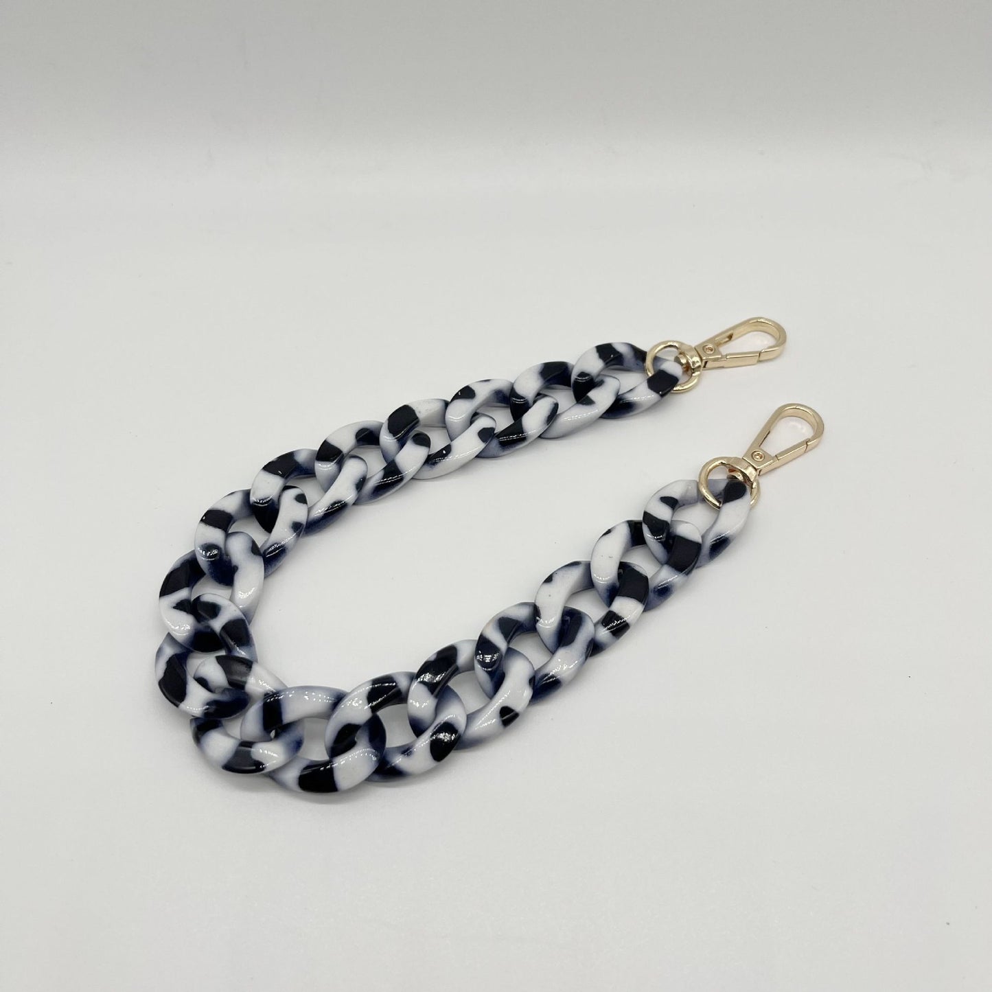 Acrylic Resin Handbag Chain white and black - 60 cm
